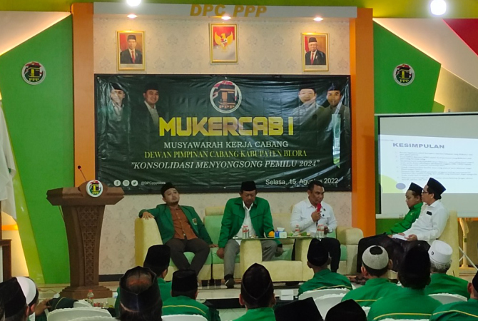 SIAP TARUNG: Ketua DPC PPP Blora M. Ahmad Faishol, Wakil Ketua DPW PPP jateng Abu Nafi, Wakil Ketua DPRD Kabupaten Semarang Nurul Huda, serta Jajaran kepengurusannya mulai persiapkan diri menyongsong pemilihan umum 2024. (AHMAD ZA