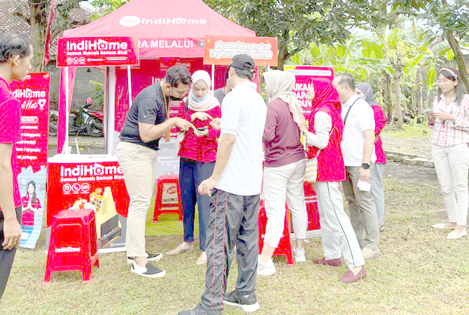 PERINGATI KEMERDEKAAN: Dalam rangka memperingati Hari Kemerdekaan ke-77 RI, PT Telkom Witel Kudus mengadakan program event promo Winning Cluster Indihome. Event ini berlangsung di Perumahan Kutoharjo Pati. (PT TELKOM FOR RADAR KUDUS)