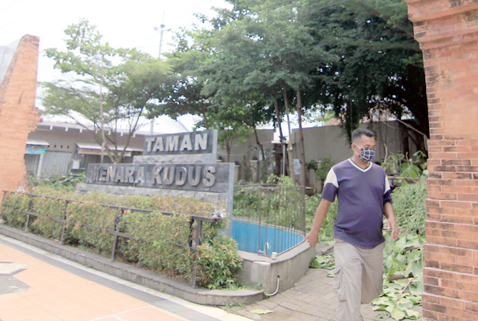 ADA PANGGUNG SENI: Dalam desain pembangunan, di Taman Menara akan dibuatkan panggung seni budaya. (DONNY SETYAWAN/RADAR KUDUS)