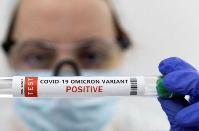 ILUSTRASI. Pasien pertama subvarian Omicron XBB di tanah air adalah seorang perempuan yang tertular secara lokal. Ia tertular setelah pulang dari Lombok. (Antara)