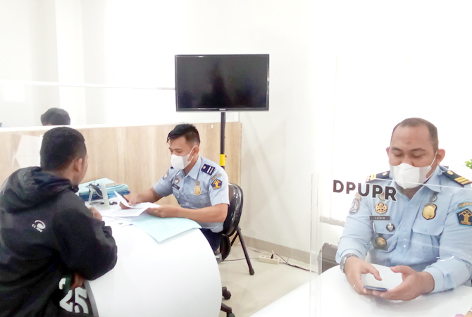 PASPOR: Pelayanan Kantor Imigrasi Semarang di MPP Kudus pada (18/10). (ARIKA KHOIRIYA/RADAR KUDUS)