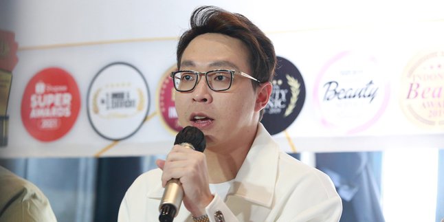 dr. Richard Lee menang praperadilan terkait kasus dengan Kartika Putri. (credit: Kapanlagi.com/Muhammad Akrom Sukarya)