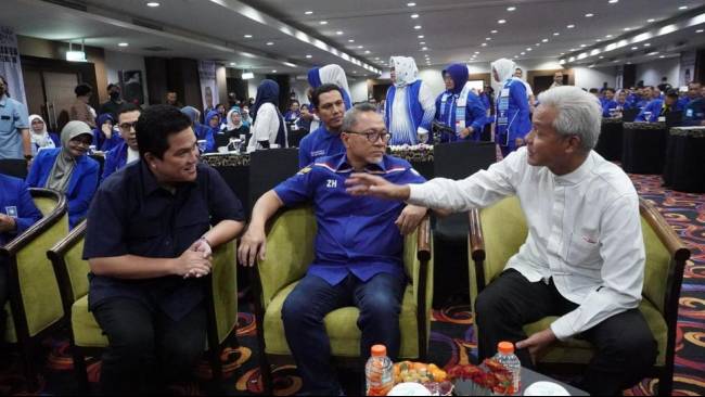 CAPRES CAWAPRES PAN 2024: Ketua Umum PAN Zulkifli Hasan (tengah) bersama Gubernur Jawa Tengah Ganjar Pranowo (kanan) dan Menteri BUMN Erick Thohir (kiri). (KOMPAS TV)