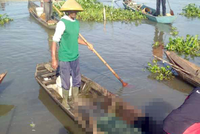 Nelayan korban tenggelam di danau Rawa Pening berhasil dievakuasi Kamis (1/12) pagi. (Istimewa)