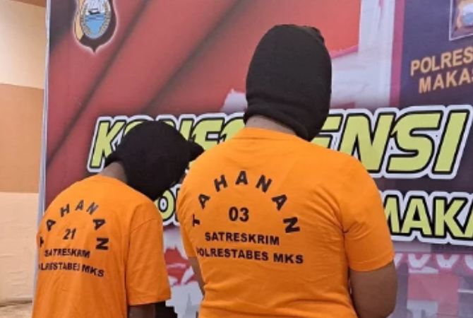 DITAHAN: A dan M, dua remaja sadis pembunuh bocah 11 tahun bernama Muhammad Fadli Sadewa untuk menjual organnya demi imbalan besar. (ISTIMEWA)