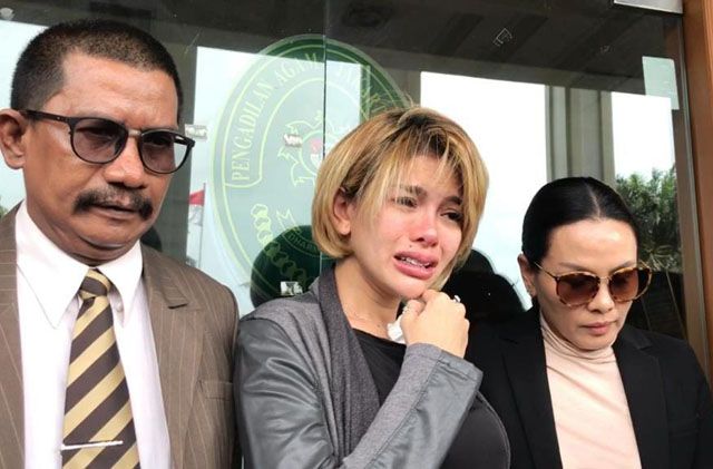 Penggiat Media Sosial Tengku Zanzabella melaporkan Nikita Mirzani ke Polda Metro Jaya pada Jumat malam (3/2/2023). Pelaporan itu tercatat dalam surat Nomor: STTLP/B/627/II/2023/SPKT/Polda Metro Jaya. (Dok JawaPos.com)