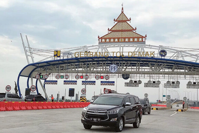 Jalan tol Demak-Sayung menjelang peresmian. (Wahib Pribadi/Jawa Pos Radar Semarang)