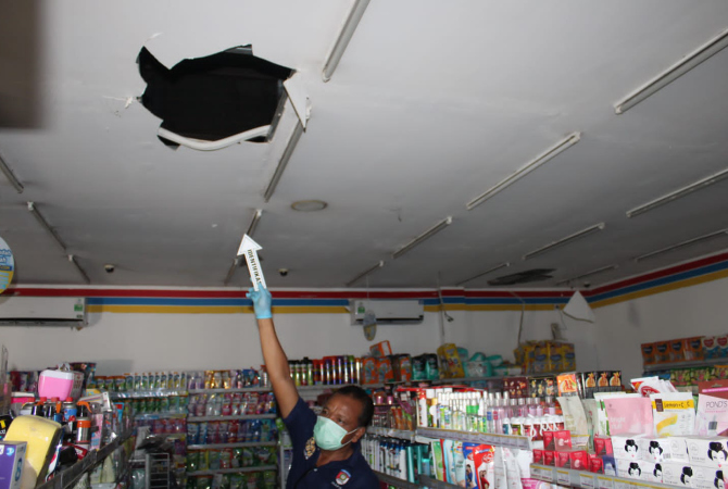 DIBOBOL: Kondisi Indomaret di Desa Wangunrejo Kecamata Margorejo usai dibobol maling. (POLRESTA PATI FOR RADAR KUDUS)