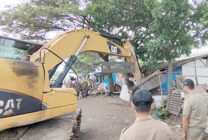 DIPERJUANGKAN: Pemerintah desa Jati Wetan segeara merapatkan nasib warganya yang tergusur. (GALIH ERLAMBANG W/Radar Kudus)