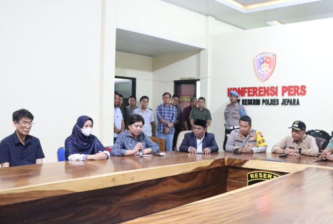 MENGAKU KHILAF: Direksi PT Samwon Busana Indonesia menemui Forkopimda Jepara untuk meminta maaf atas viralnya video yang melibatkan karyawannya. (POLRES JEPARA FOR RADAR KUDUS)