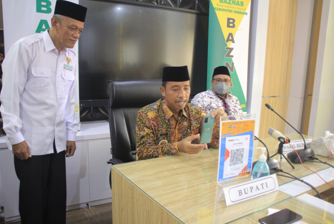 SCAN BARCODE: Bupati Rembang Abdul Hafidz dan Wakil Bupati Rembang Mochamad Hanies Cholil Barro