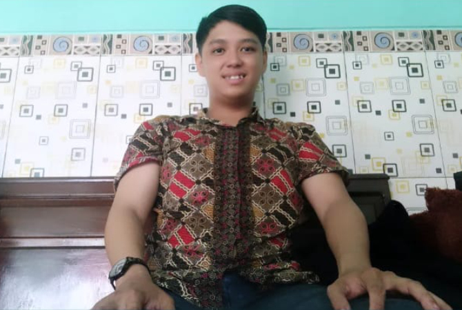 BUKA SUARA: Pria berinisial EKU, 22, warga Desa/Kecamatan Pamotan yang merupakan karyawan pabrik sepatu di Rembang ini akhirnya buka suara soal video viralnya baru-baru ini. (DOK. PRIBADI)