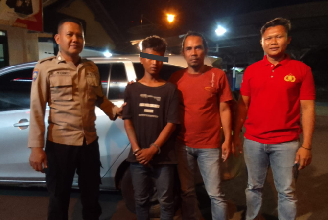 DIAMANKAN: AR, warga Desa Alasdowo, Dukuhseti diamankan Polsek Dukuhseti belum lama ini. (POLSEK DUKUHSETI UNTUK RADAR KUDUS)