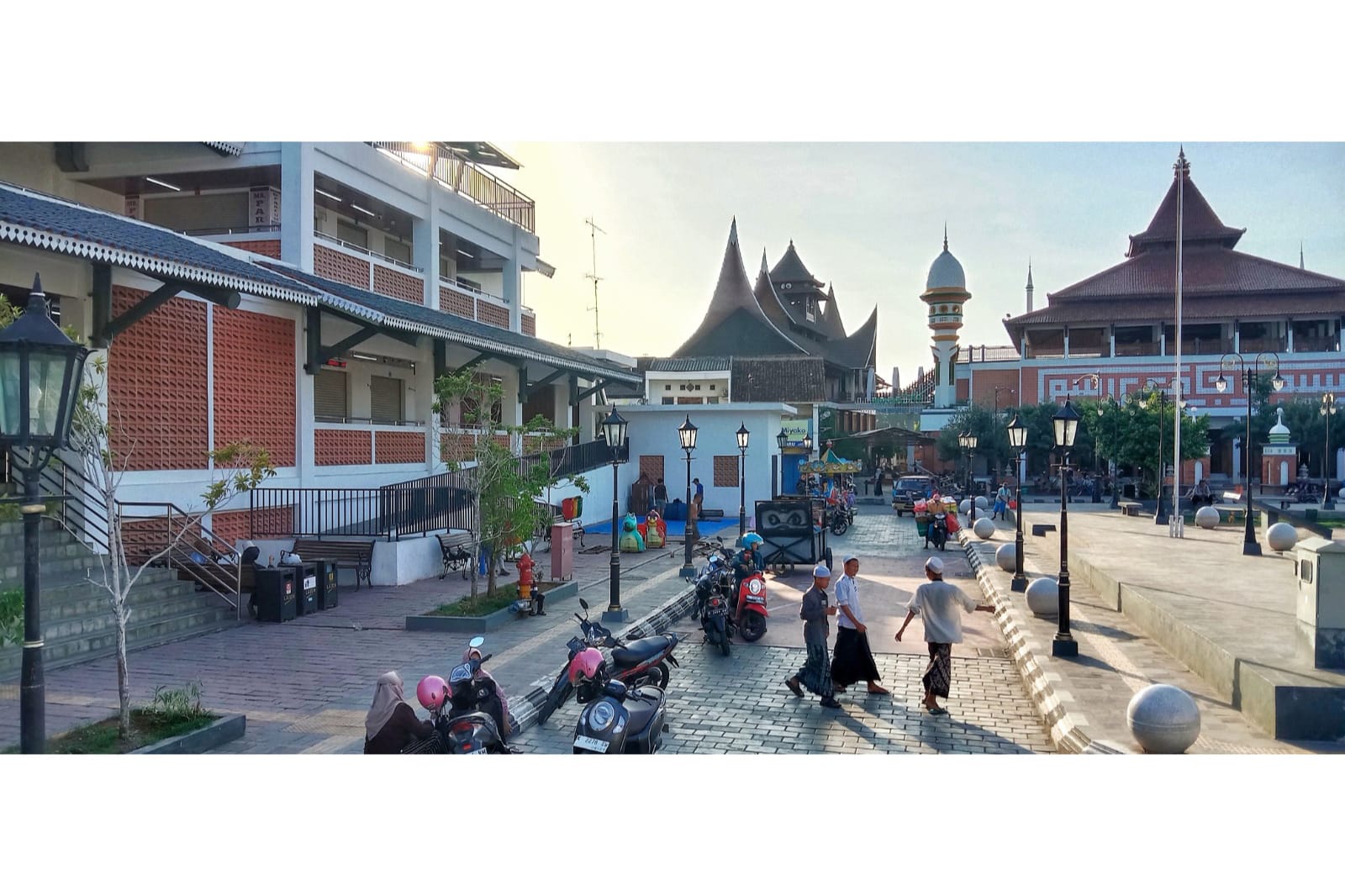 Pasar Kreatif di kawasan Kota Pusaka Lasem Rembang, Jawa Tengah. (VACHRI RINALDY L/RADAR KUDUS)