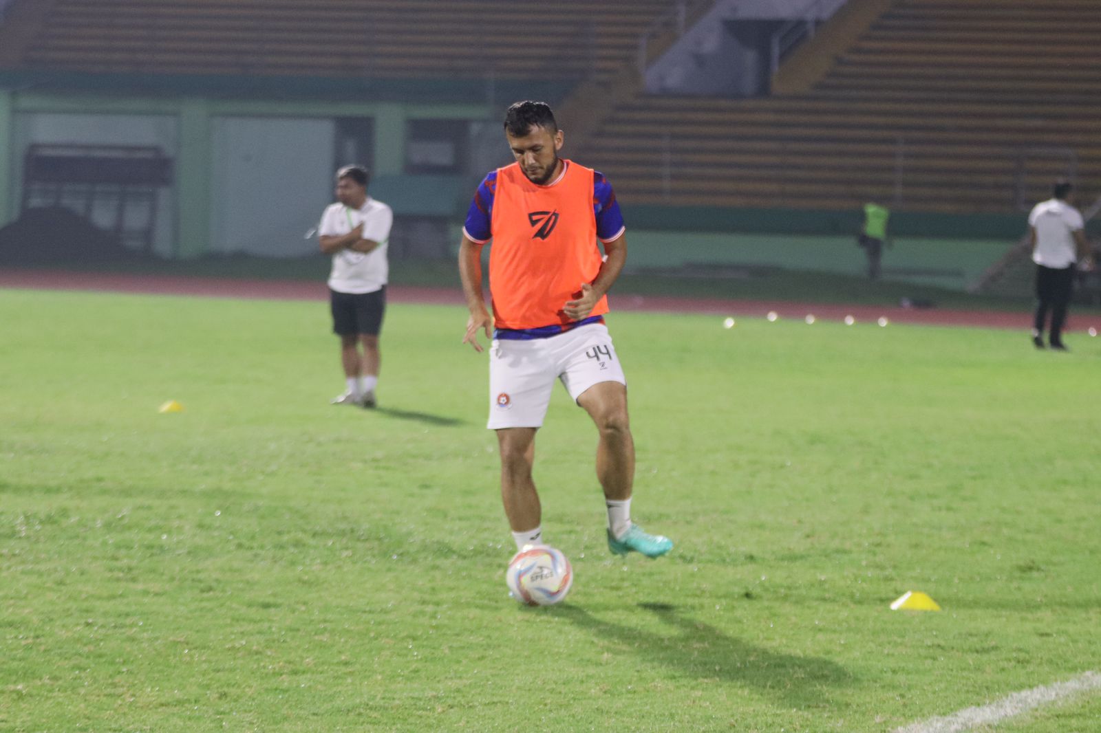 KUDU NGEYEL: Tim Persipa Pati saat meladeni Deltras FC dan kalah 2-1 di Stadion Gelora Delta Sidoarjo. (PERSIPA PATI UNTUK RADARPATI.ID)