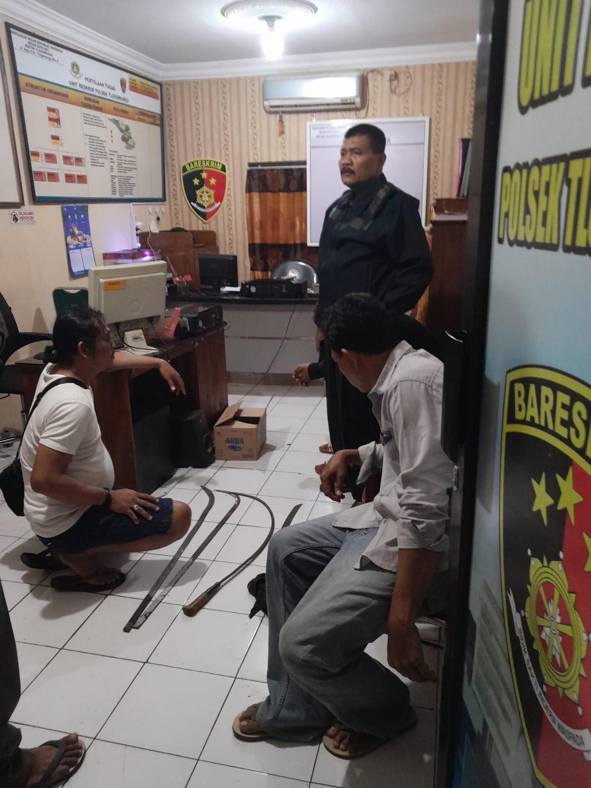 MERESAHKAN : Para anggota gengster yang diamankan di Polsek Tlogowungu beberapa waktu lalu.