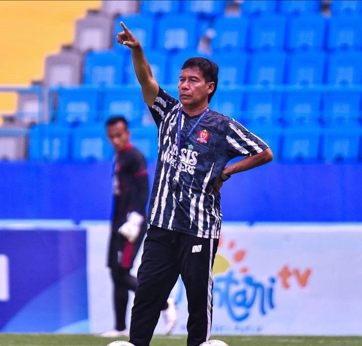 SAMPAI JUMPA: Head Coach Persijap Jepara Alfiat saat memimpin latihan skuad Laskar Kalinyamat belum lama ini. (INSTAGRAM PERSIJAP JEPARA)