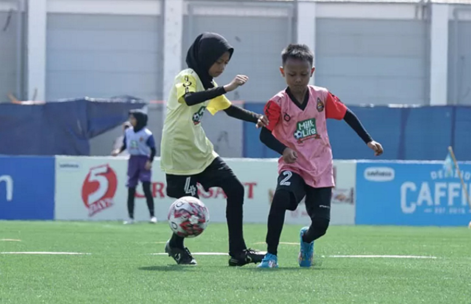 KONSISTEN : Pembinaan sepak bola putri di Kudus yang dilakukan Djarum Foundation. (DOKUMEN DJARUM FOUNDATION)
