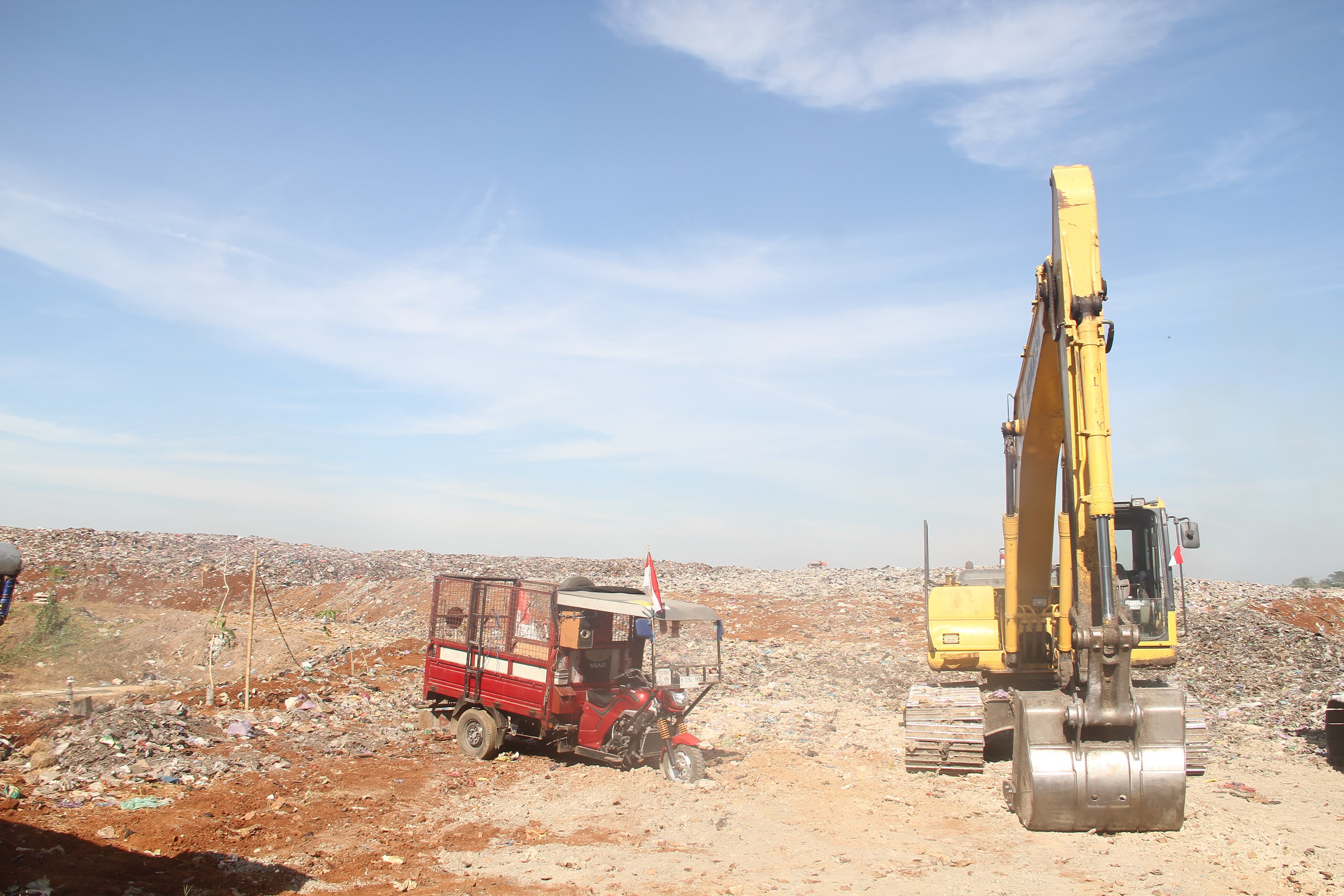 PENANGANAN SAMPAH : Tempat Pembuangan Akhir (TPA) di Desa Tanjungrejo, Jekulo, Kudus.