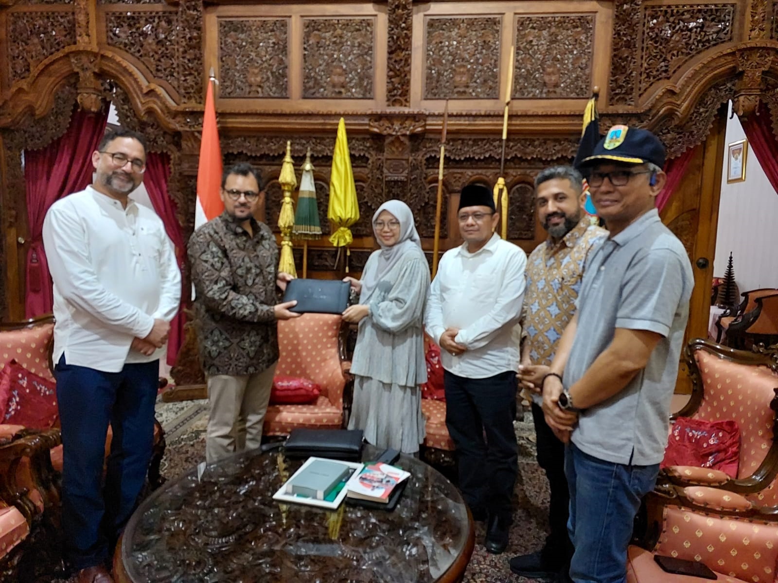 DELIVER BUDAYA: Pj Bupati Kudus Hasan Chabibie menerima kunjungan Minhaj Welfare Foundation pada Rabu (14/2) lalu.