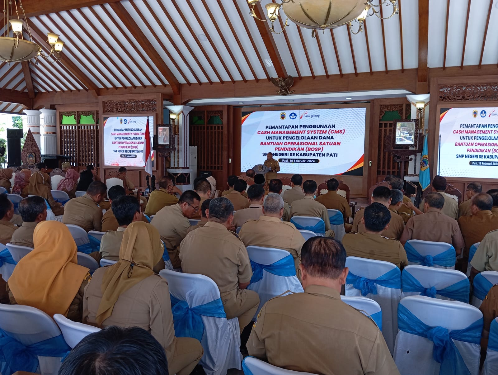 DITATAR: Kegiatan pemantapan penggunaan Cashless Management System (CMS) untuk pengelolaan dana Bantuan Operasional Satuan Pendidikan (BOSP) SMP Negeri se-Kabupaten Pati.