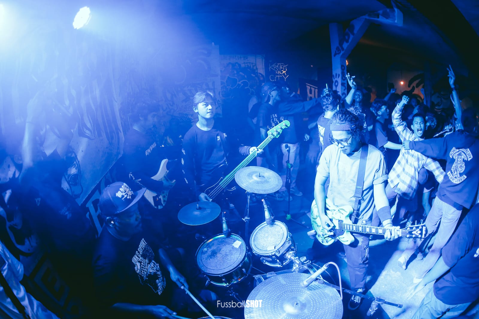 IDEOLOGIS : Band Punk Menuju Utara asal Kudus saat tampil dalam sebuah acara belum lama ini.