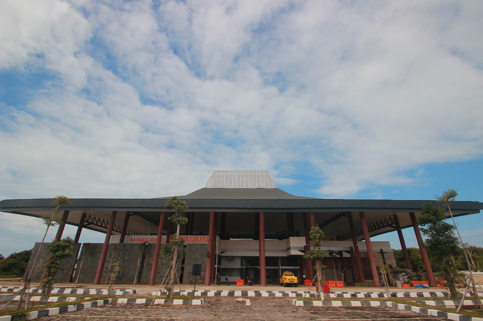 SEPI: Kondisi Terminal Bandara Dewadaru Karimunjawa saat tidak ada jadwal penerbangan. (MOH. NUR SYAHRI MUHARROM/RADAR KUDUS)