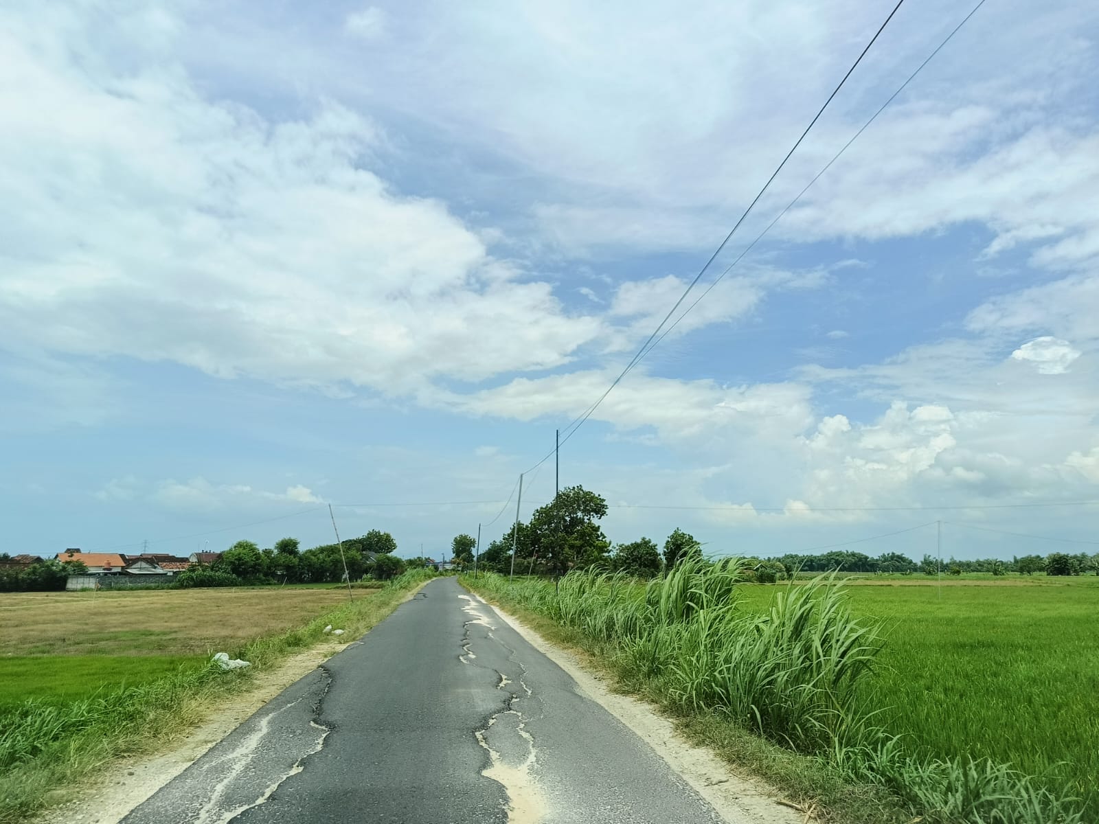 BERBAHAYA: Perbaikan jalan meletek di Kaliori diperbaikan bulan Juni. (WISNU AJI/RADAR KUDUS)