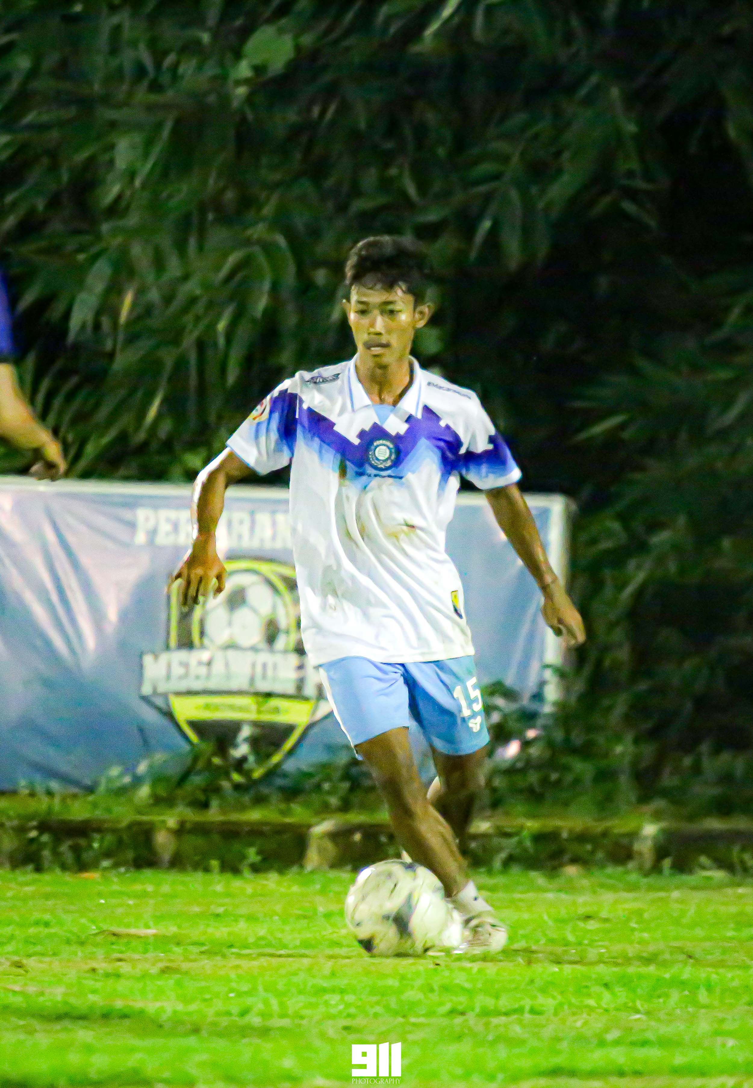 PULANG KEMBALI: Rekrutan baru Persiku Kudus, Zola sedang menjalani trial di laga uji coba. (FAOZIE UNTUK RADAR KUDUS)