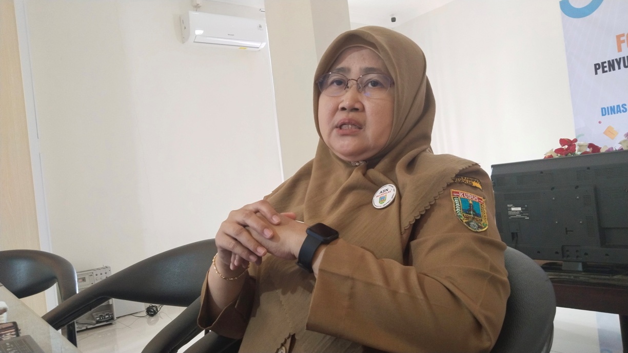 Koordinator Penanaman Modal DPMPTS Kudus Emy RH