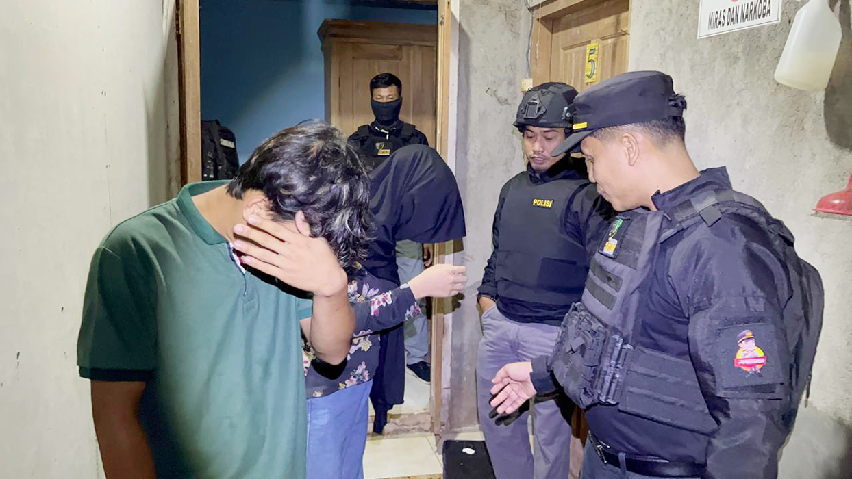 PEKAT: Polres Jepara menangkap pasangan mesum di Desa Bandengan, Jepara pada Sabtu (9/3).