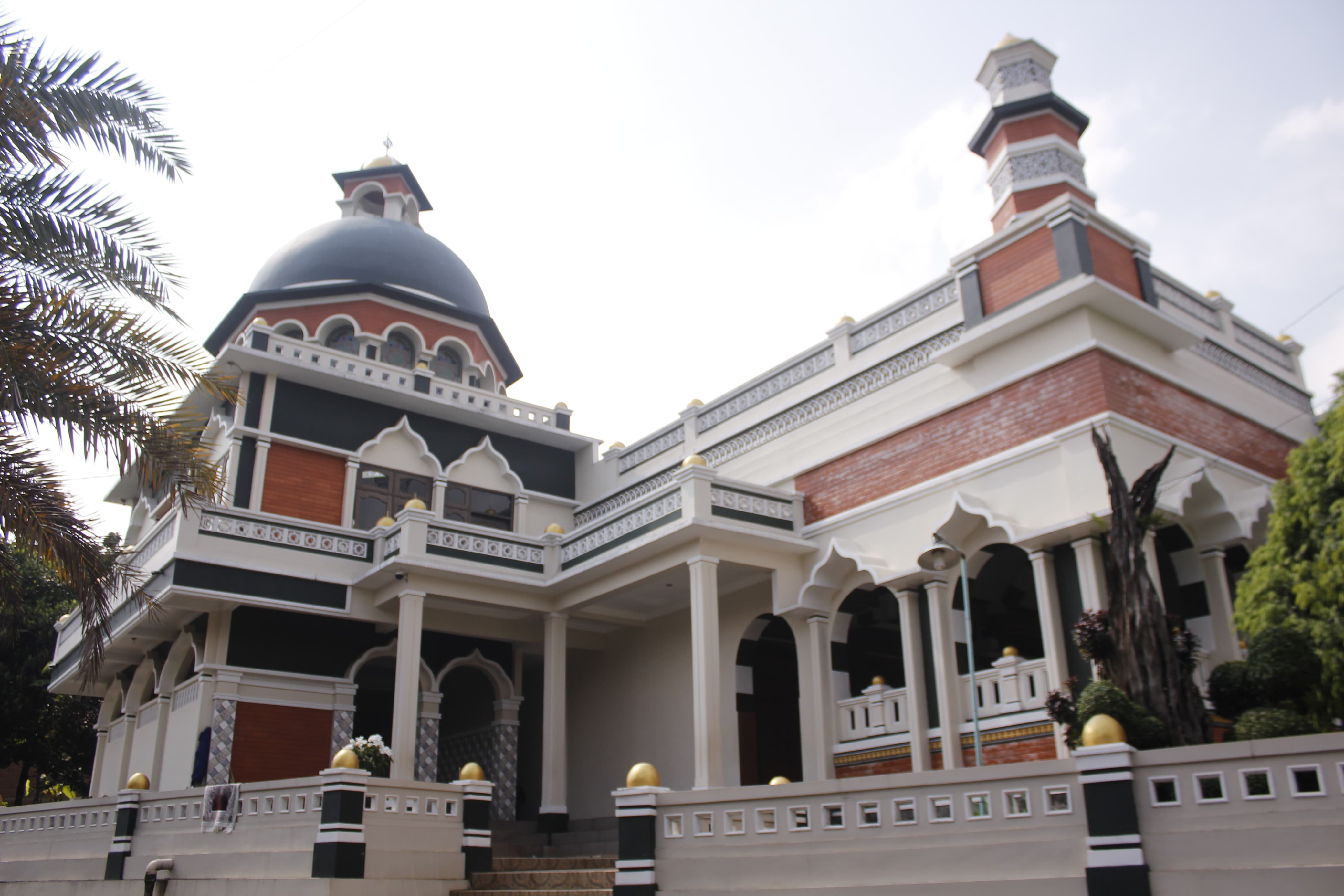 MEGAH : Masjid Wali Joko Zainal Arifin lokasinya berada di RT 04/RW 08 Dukuh Buloh, Desa Puyoh Kecamatan Dawe, Kudus. (ARIKA KHOIRIYA/RADAR KUDUS)