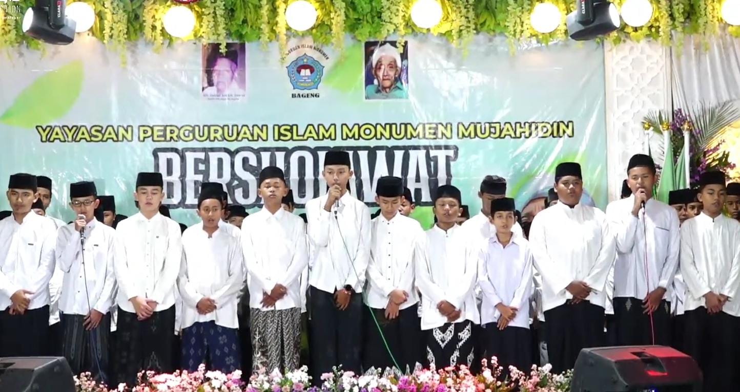 Santri Yayasan Perguruan Islam Monumen (PIM) Mujahidin Bageng, Gembong, Pati saat acara bersholawat. (DOK. PIM MUJAHIDIN BAGENG)