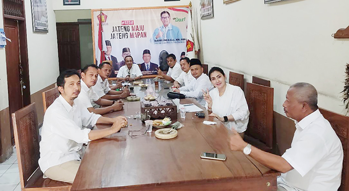 BUKA: Jajaran pengurus Deks Pilkada Gerindra Grobogan siap menerima pendaftaran bacabup dan bacawabup Grobogan, kemarin. (SIROJUL MUNIR/RADARPATI.ID)