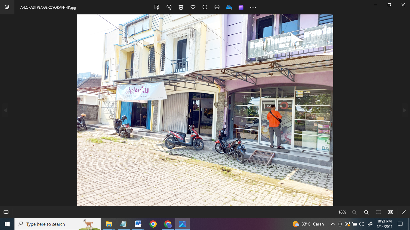 INSIDEN: Lokasi tempat kejadian pengeroyokan di Jalan Ayodya Raya terlihat sepi Senin (13/5) siang. (FIKRI THOHARUDIN/RADAR KUDUS)
