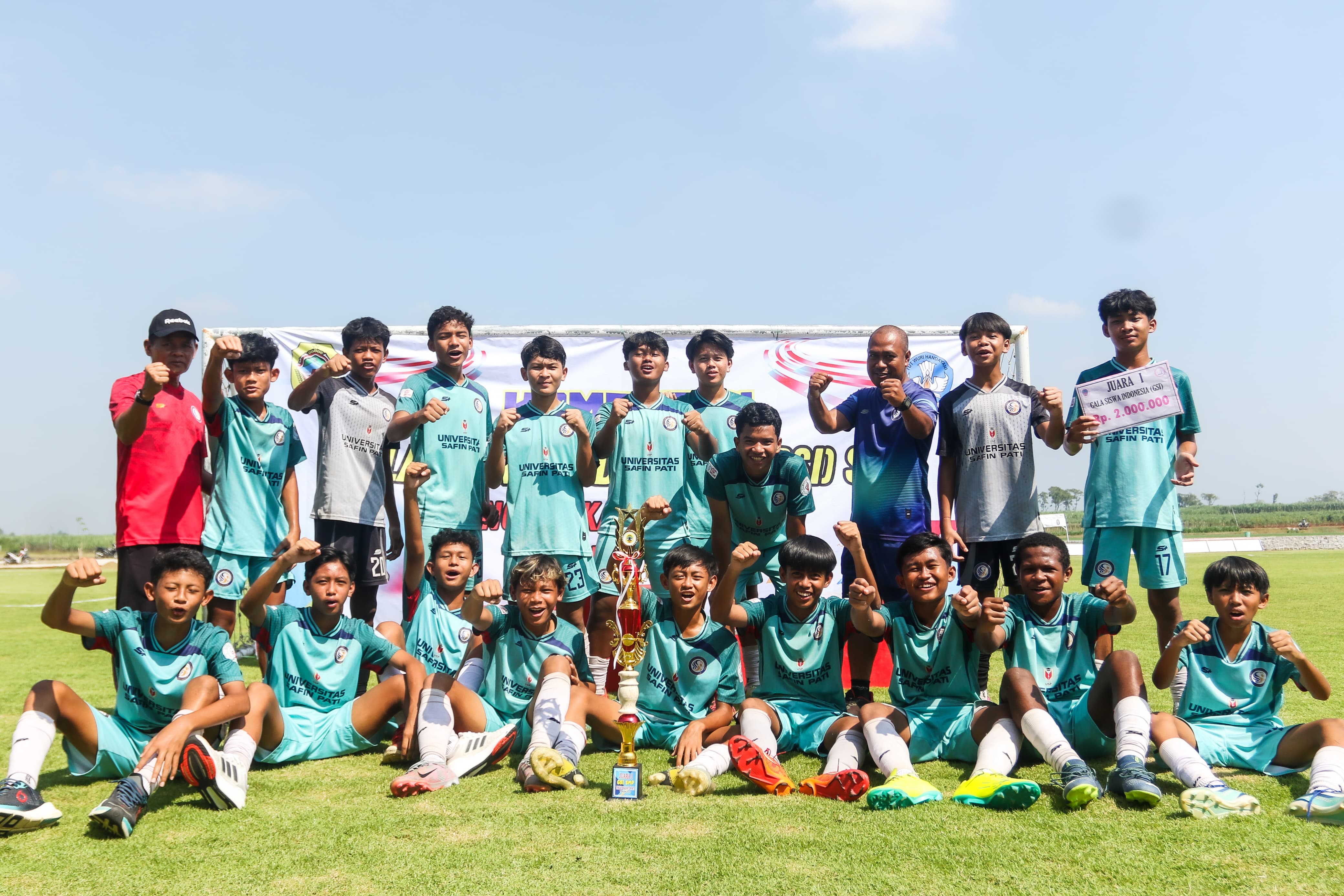 PEMBINAAN : Tim Safin Pati menjadi juara ajang Gala Siswa Indonesia (GSI) SMP Kabupaten Pati tahun 2024 dengan rekor fantastis tanpa kebobolan. (SAFIN PATI SPORTS SCHOOL UNTUK RADAR KUDUS)
