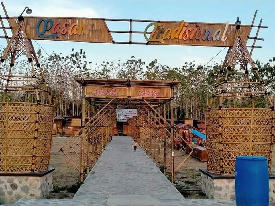 BERBENAH: Pasar Lengkowo, Karasgede, Lasem, akan dibuka lagi setelah beberapa tahun ini tak beroperasi. (PEMDES KARASGEDE UNTUK RADARPATI.ID)