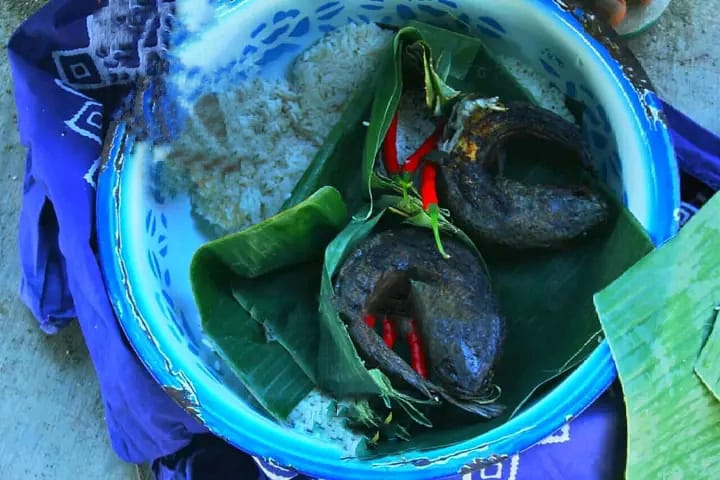 SAAT PUNYA HAJAT: Nasi Golong dan Lengkur Karomah khas Sukolilo Pati. (WARGA UNTUK RADAR PATI)