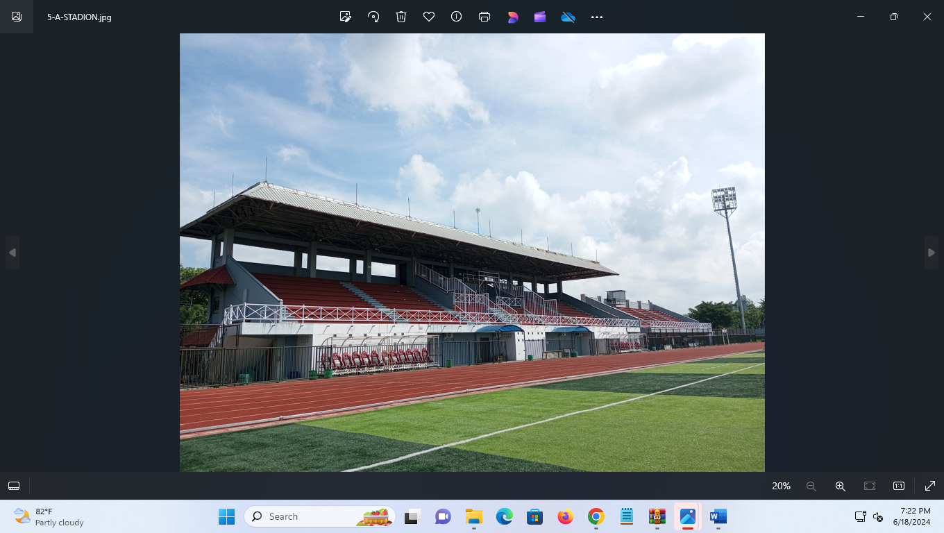 MARKAS PERSIPA: Stadion Joyokusumo masih perlu peningkatan fasilitas seperti lampu stadion dan tribun penonton. (ACHMAD ULIL ALBAB/RADAR KUDUS)