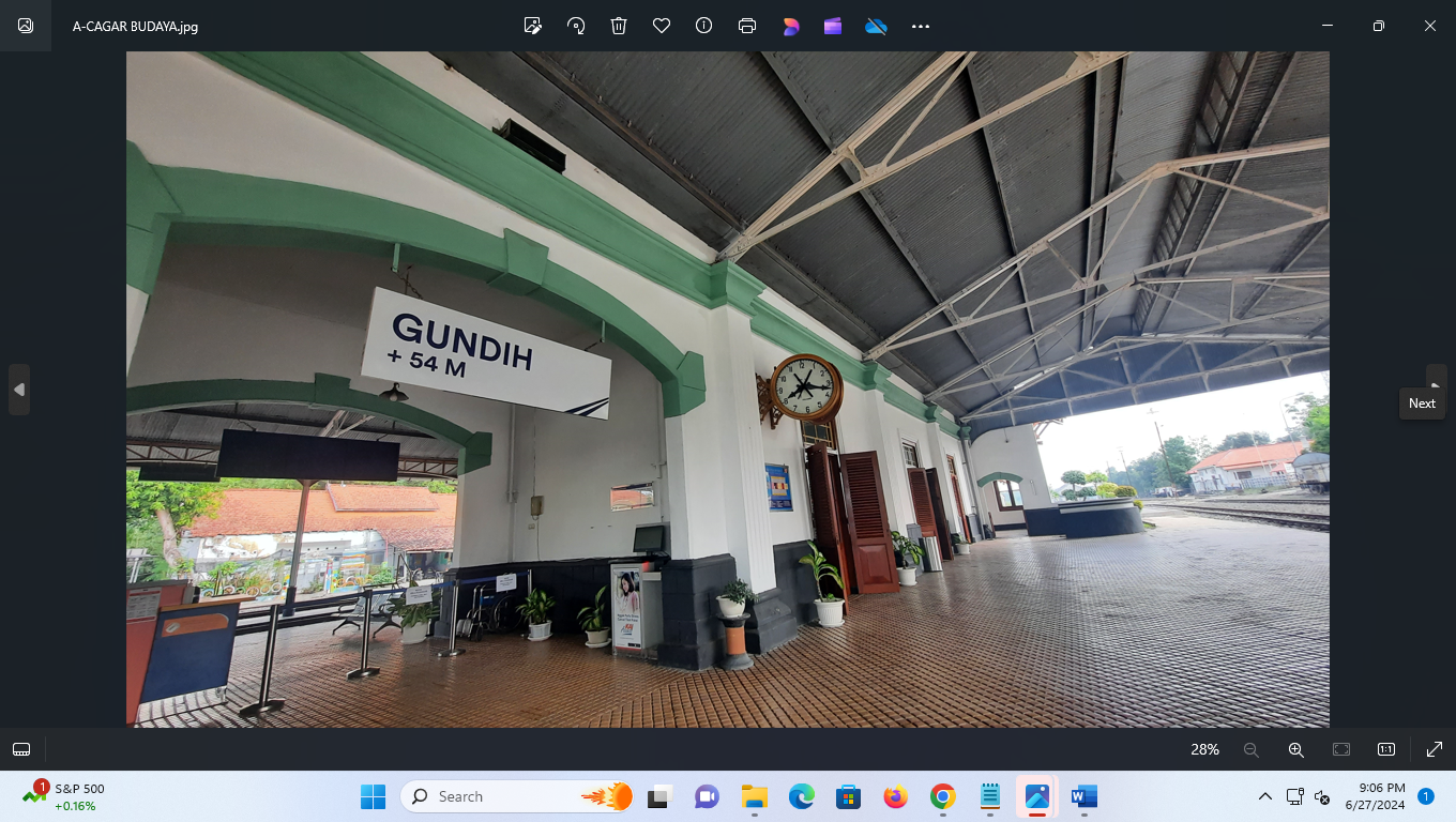 CAGAR BUDAYA: Keindahan Stasiun Gundih yang ada di Kecamatan Geyer, sudah ditetapkan sebagai cagar budaya. (INTAN MAYLANI SABRINA/RADAR KUDUS)