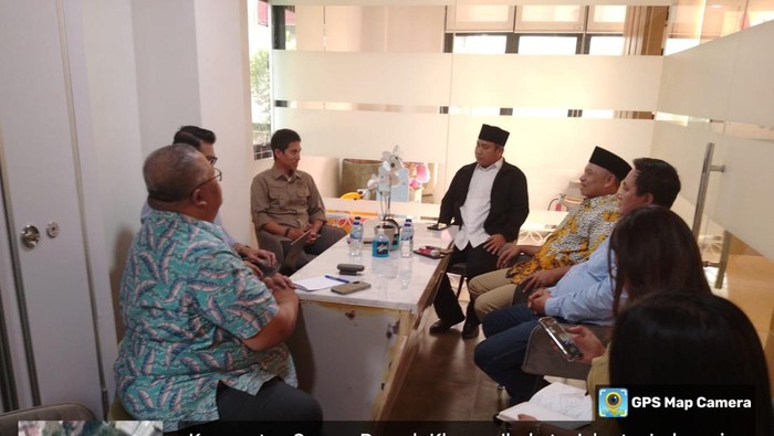 Pimpinan DPRD Rembang beroordinasi dengan Kemlu di Gedung Pelayanan Pelindungan Warna Negara Indonesia, Selasa (9/7/2024). (DOK. Wakil Ketua DPRD Rembang M Bisri Cholil Laqouf)