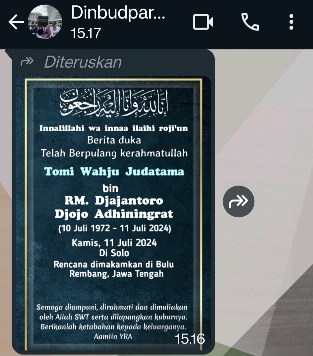 KABAR DUKA: Salah satu tangkapan layar HP mengabarkan kabar duka keluarga Kartini di Solo yang rencana hari Jumat (12/7) di makamkan Bulu, Rembang, Jateng, kemarin.