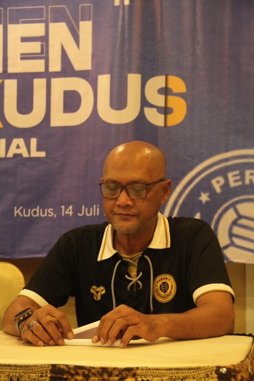 Coach Sudirman. (GALIH ERLAMBANG/ RADAR KUDUS)