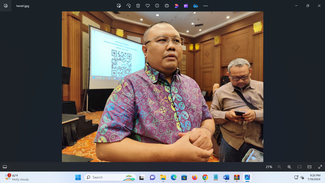 ANALISIS: Pengamat politik Hendri Satrio. (KHAFIFAH ARINI PUTRI/JAWA POS RADAR SEMARANG)