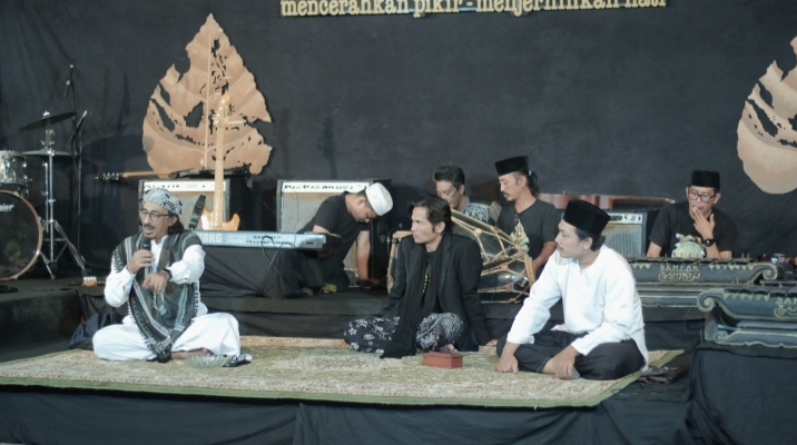 SERU : Ngaji budaya Suluk Maleman membincangkan tentang bulan Muharram. SULUK MALEMAN UNTUK RADAR KUDUS