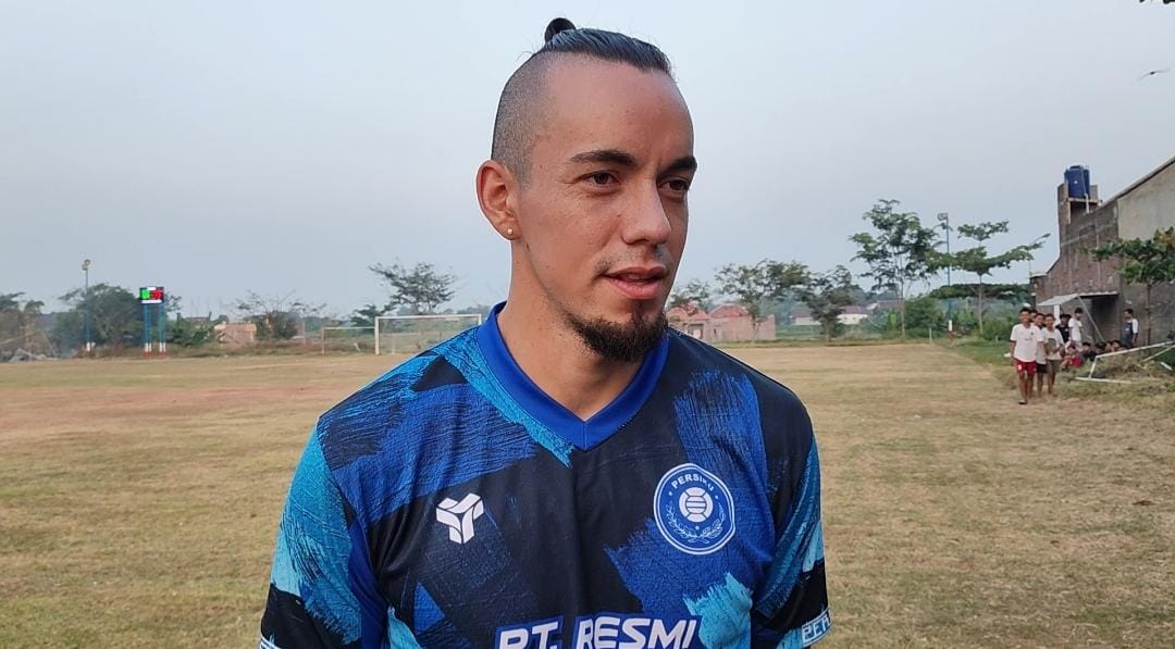 MULAI KLOP: Legiun Asing Cesar Molina yang sedang berlatih dan telah beradaptasi dengan tim. (GALIH ERLAMBANG W/RADAR KUDUS)
