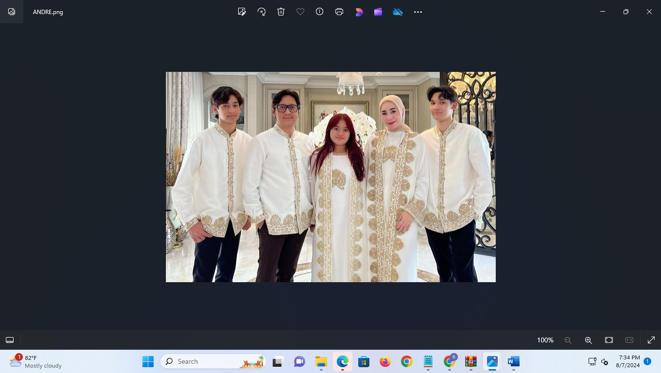 CERAI: Andre Taulany bersama anak dan istri. (sumber: IG Andre Taulany)