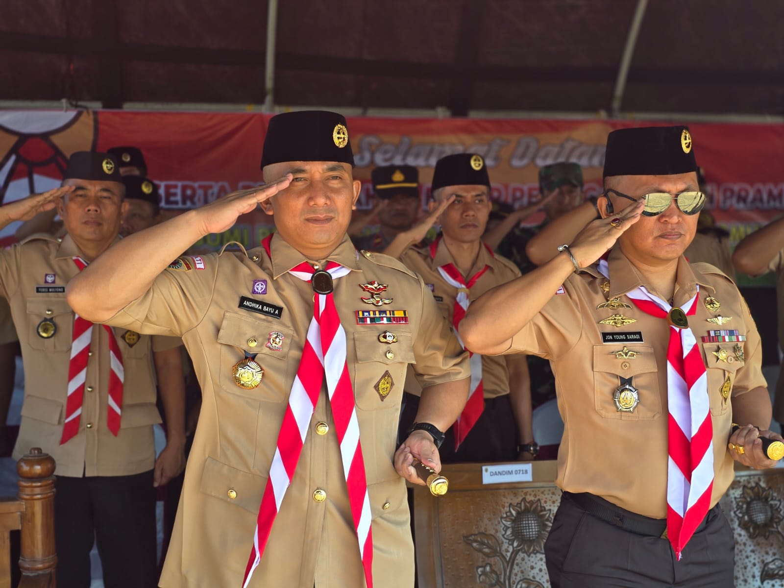 HADIR: Kapolresta Pati Kombes Pol Andhika Bayu Adhittama menghadiri upacara Hari Pramuka ke-63 bersama forkopimda setempat di Lapangan Bola Desa Genengmulyo, Pati. (HUMASRESTA PATI UNTUK RADAR KUDUS)