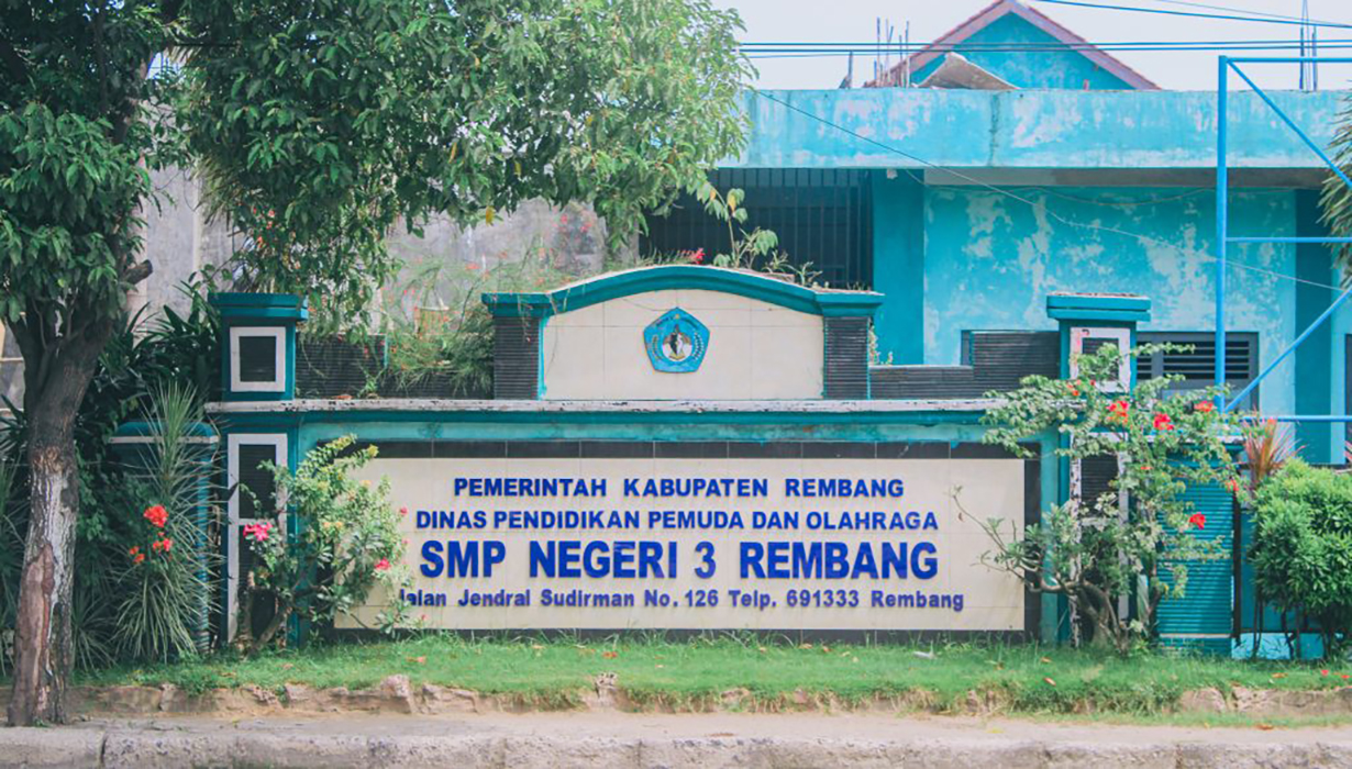 SMP Negeri 3 Rembang, merupakan salah satu sekolah yang ada di Kabupaten Rembang.