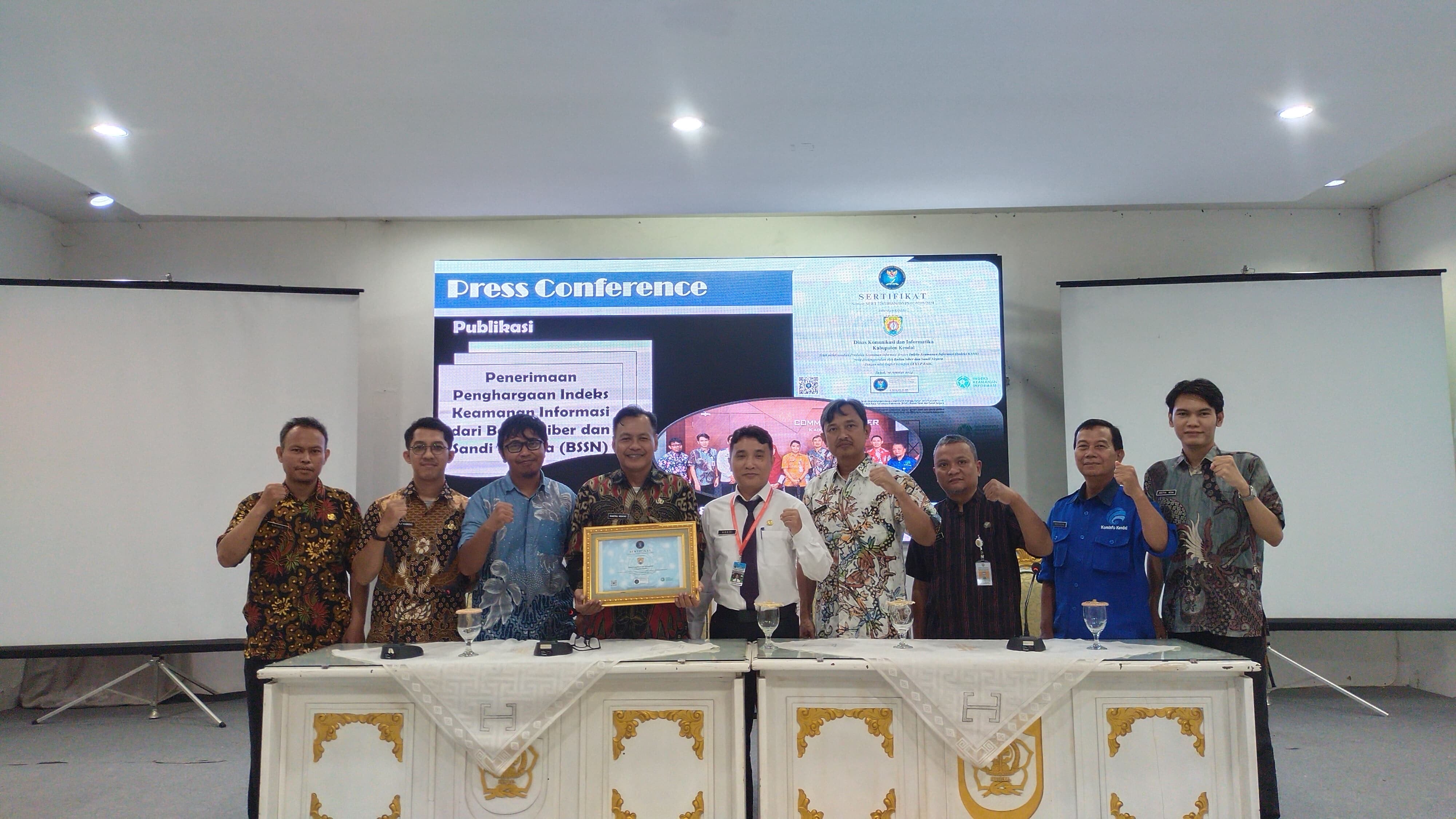 PRESTASI : Penghargaan dari BSSN diterima Diskominfo Kendal./ ISTIMEWA